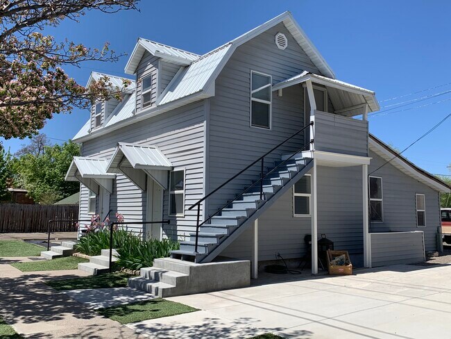 Building Photo - 214 3rd St W