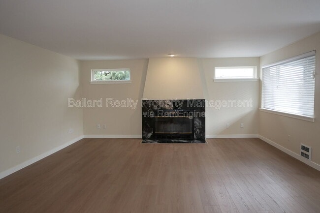 Building Photo - 6116 22nd Ave NW