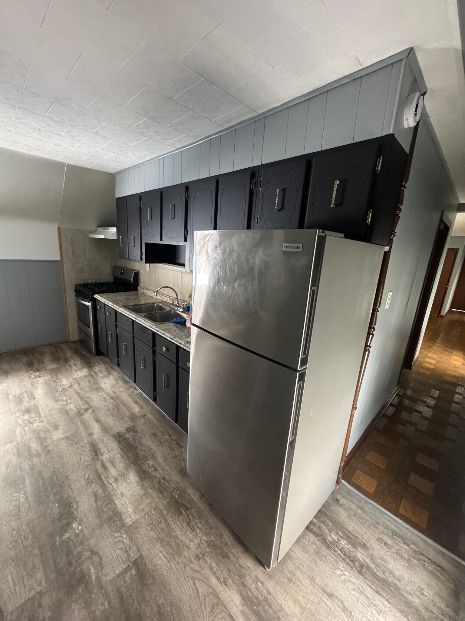 Building Photo - 109 Plymouth Ave