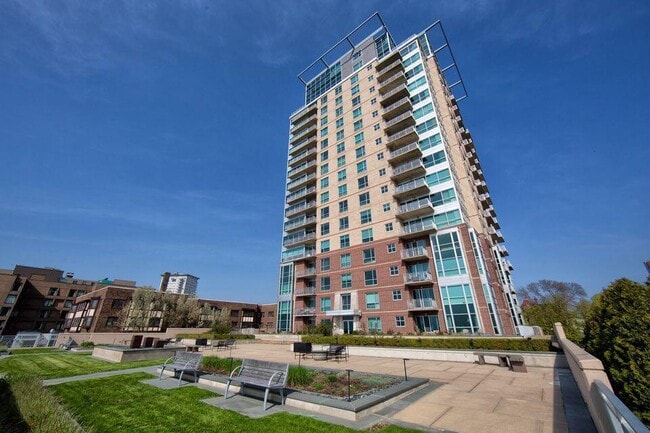 Building Photo - 1522 N Prospect Ave