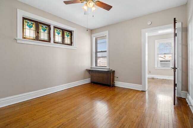 Building Photo - 4955 Tholozan Ave