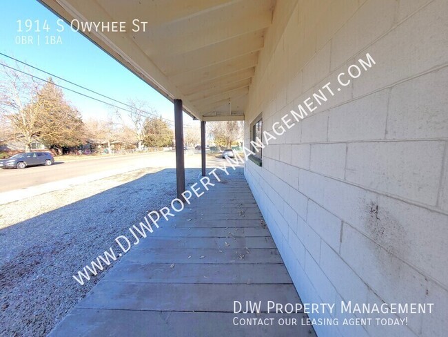 Building Photo - Huge Boise Storage Unit w/Garage Door Access!