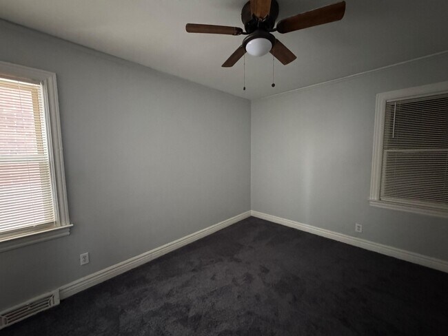 Building Photo - 10422 Morley St