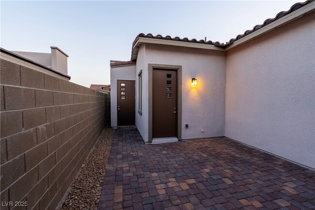 Building Photo - 11658 Hatchling Ave