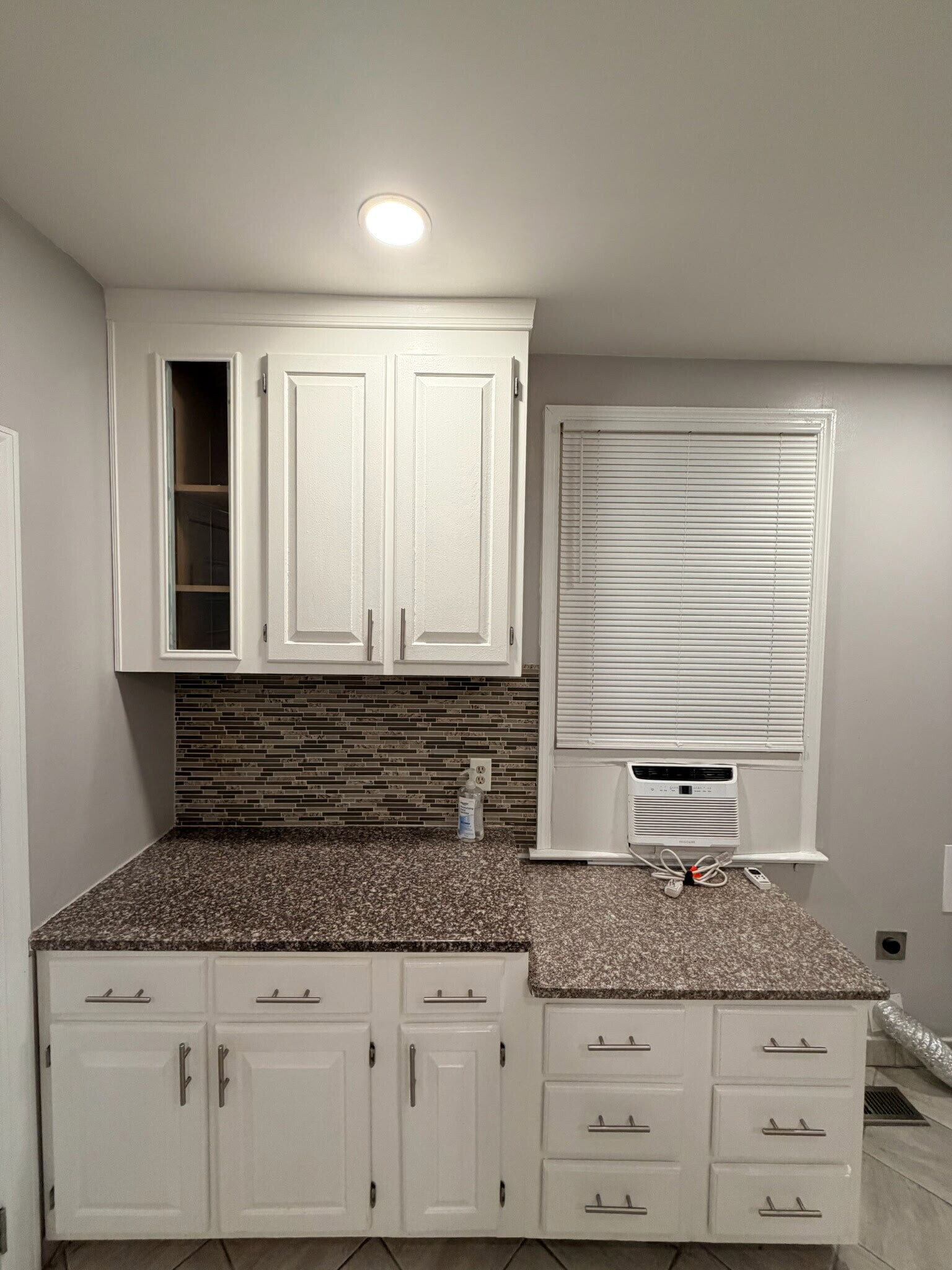 Building Photo - 748 E 28th St