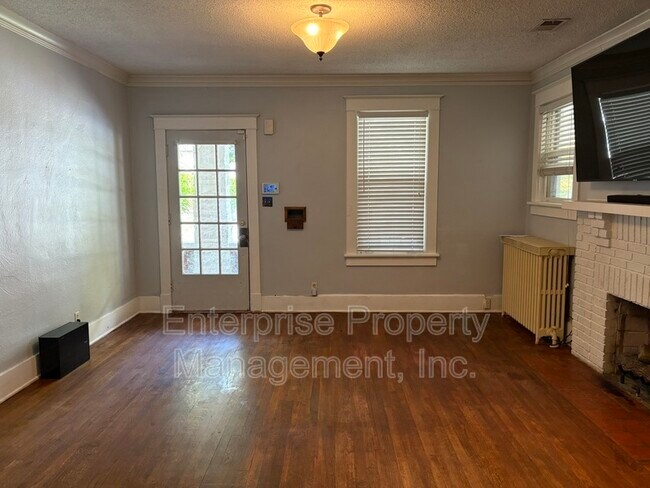 Building Photo - 2371 Parkway Pl