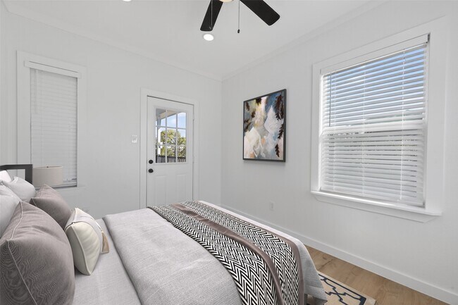 Building Photo - 2202 Hutchins St