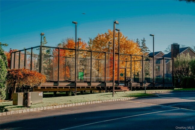 Building Photo - 10 Bayberry Ln