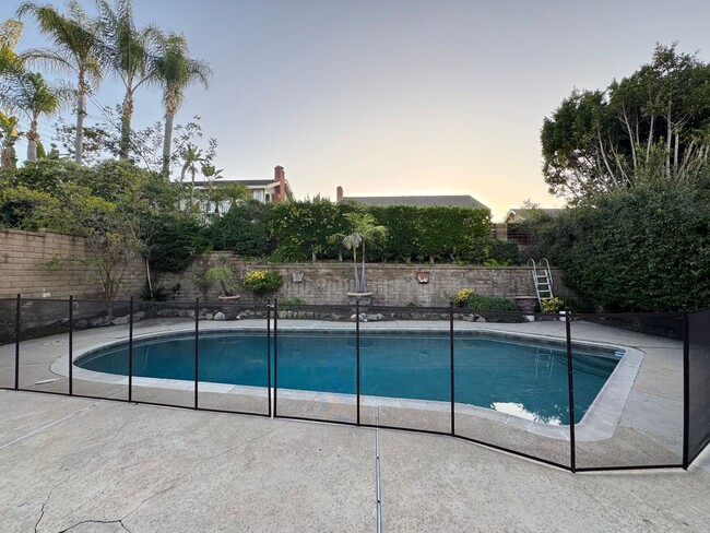 Building Photo - Stunning 5Bd/3.5Ba Home in Laguna Hills with a Pool and Elevator!