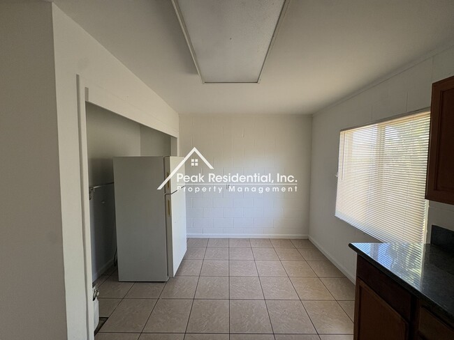 Building Photo - Charming 2bd/1ba Duplex near 47th Ave & Hwy 99