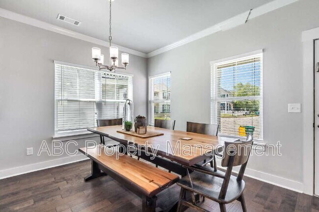 Building Photo - 5217 S 65th Pl
