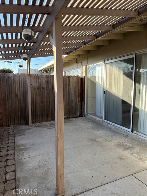 Building Photo - 754 N Shattuck Pl