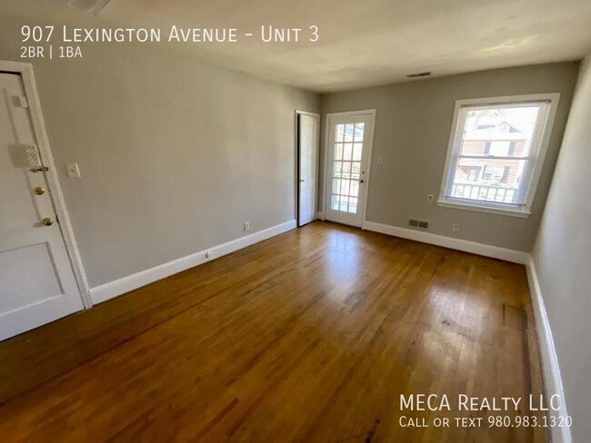 Building Photo - 907 Lexington Ave