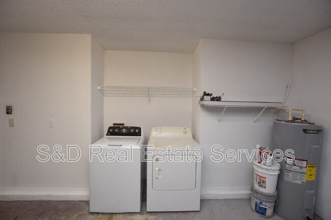 Building Photo - 141 Osprey Heights Dr