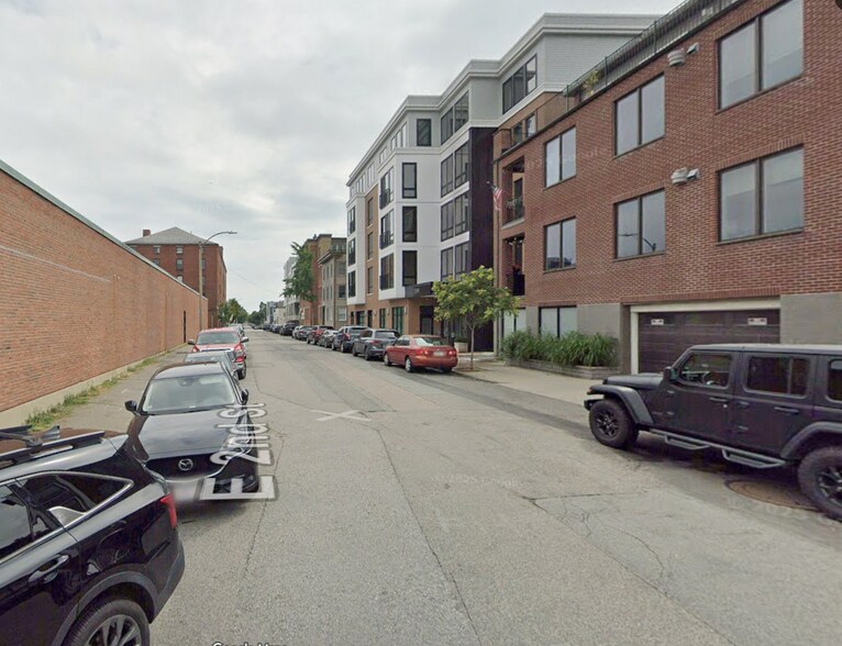 Building Photo - 105 2nd St