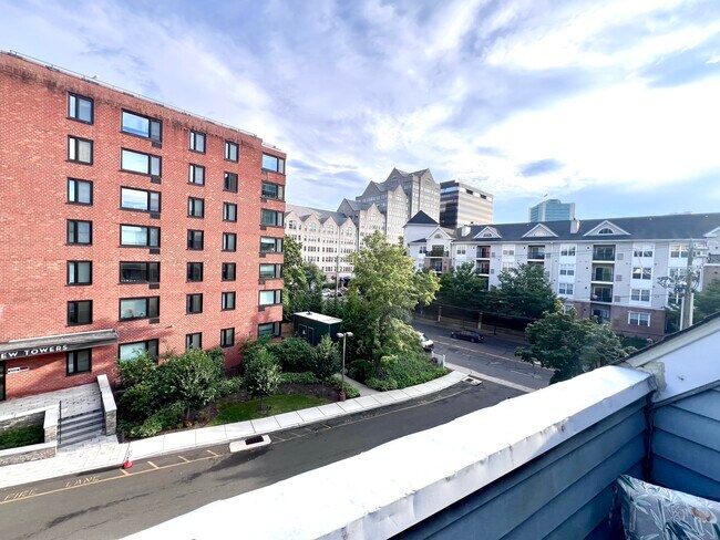 Building Photo - 61 Grove St
