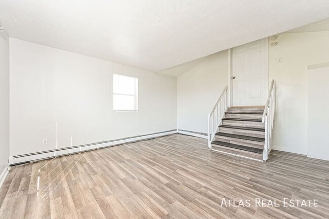 Building Photo - 3210 W Longfellow Pl