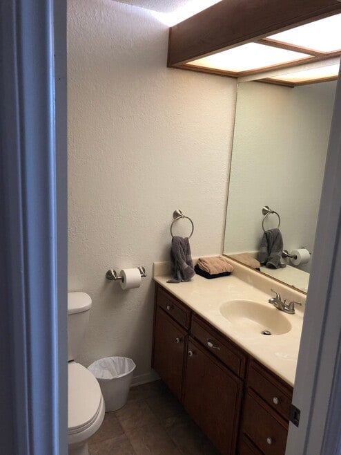 Building Photo - 609 E Ave J 10