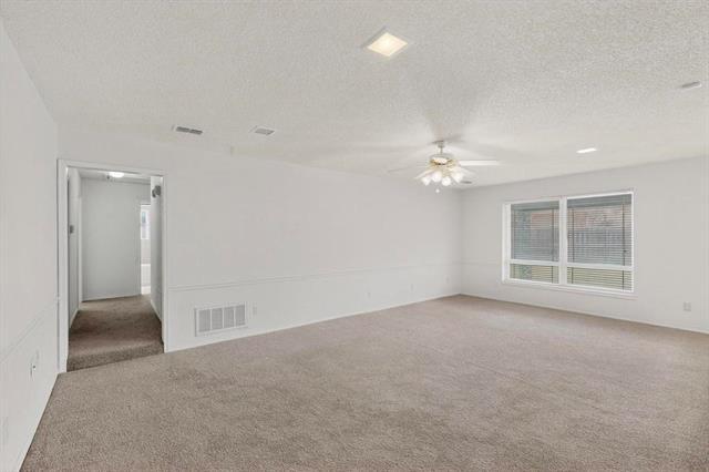 Building Photo - 2800 Hedgeway Dr