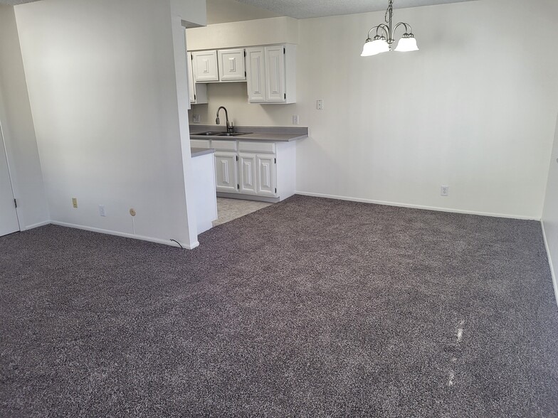 Dining Are & Kitchen - 9849 Croke Dr