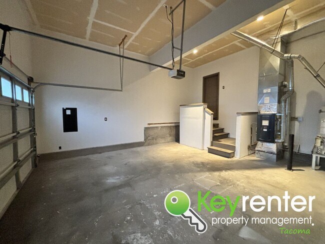 Building Photo - Beautiful 4 Bedroom 2.5 Bathroom Tacoma Home for Rent in Quiet Cul-De-Sac Community