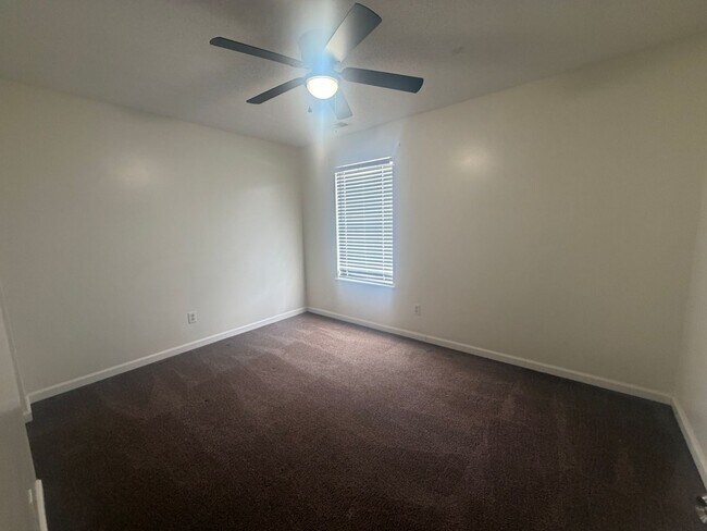 Building Photo - 1755 Polaris Dr
