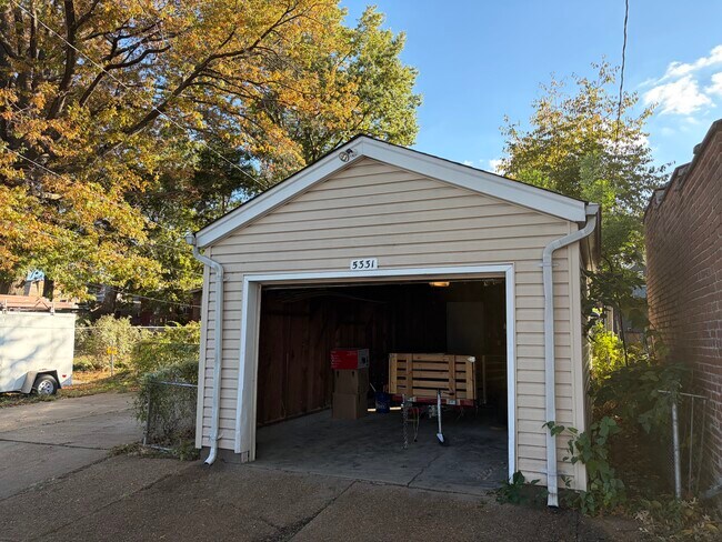 Building Photo - 5331 Arsenal St