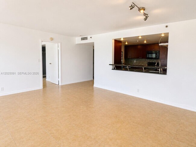 Building Photo - 7601 E Treasure Dr