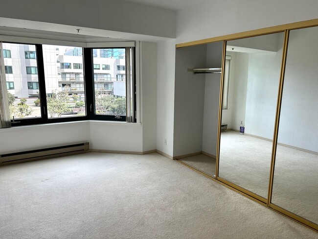 Building Photo - 1BR Condo @ Opera Plaza with Amenities, 24...