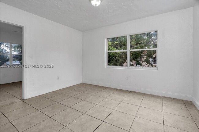 Building Photo - 1137 NW 29th St