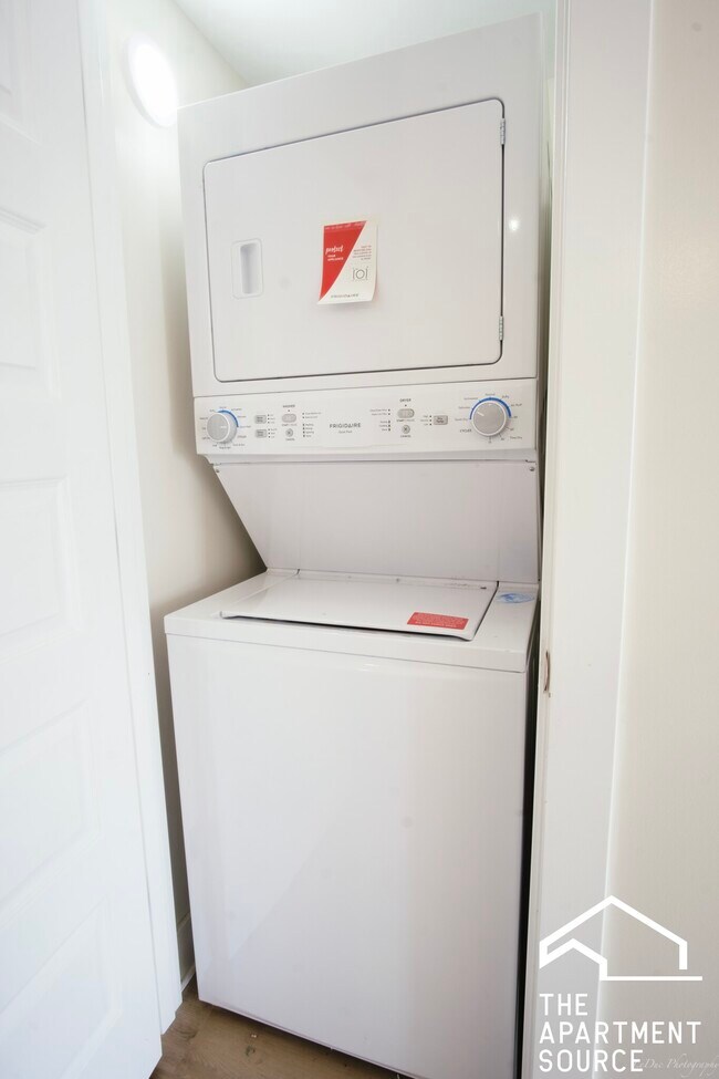 Building Photo - 260 Lake St