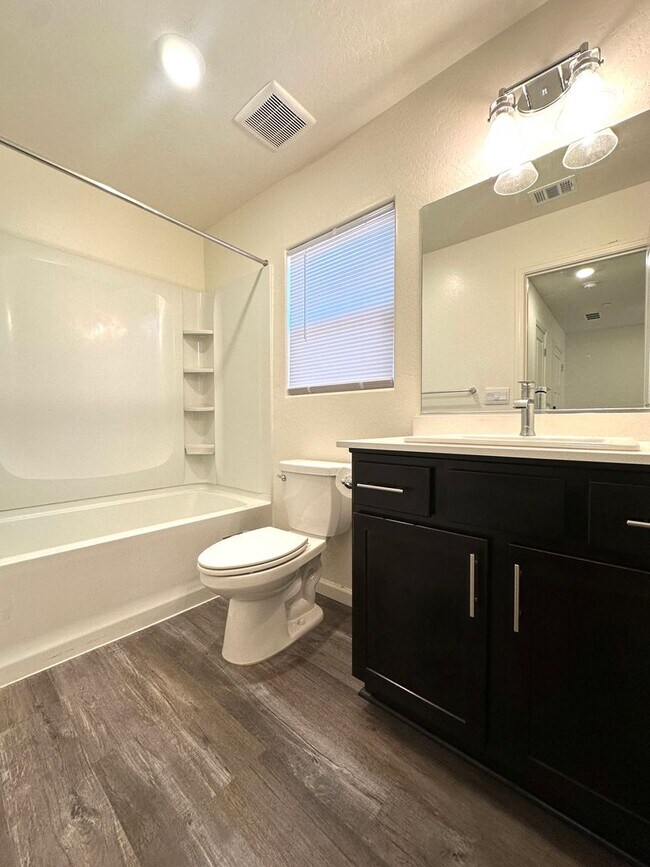 Building Photo - Beautiful Single Story Home Ready To Be Called Home!