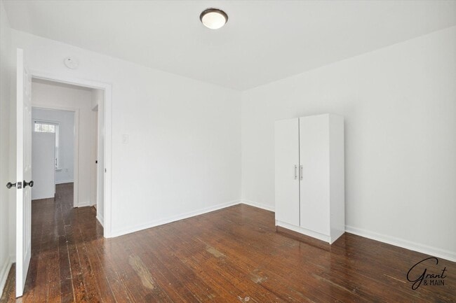 Building Photo - $1650 - Large 4 Bedroom, Renovated Home