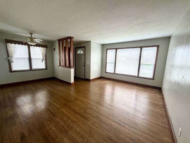 Building Photo - 30 Randall St