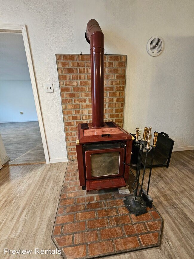 Building Photo - 3 br, 2 bath House - 8971 West Pressentine...