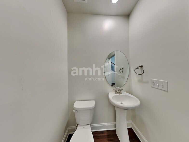 Building Photo - 628 Rivermist Dr