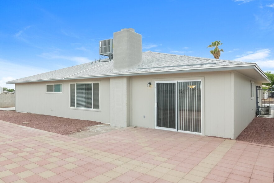 Building Photo - 8116 Eginton Ave