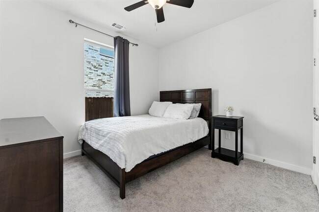 Building Photo - 8100 Copper Prairie Bend