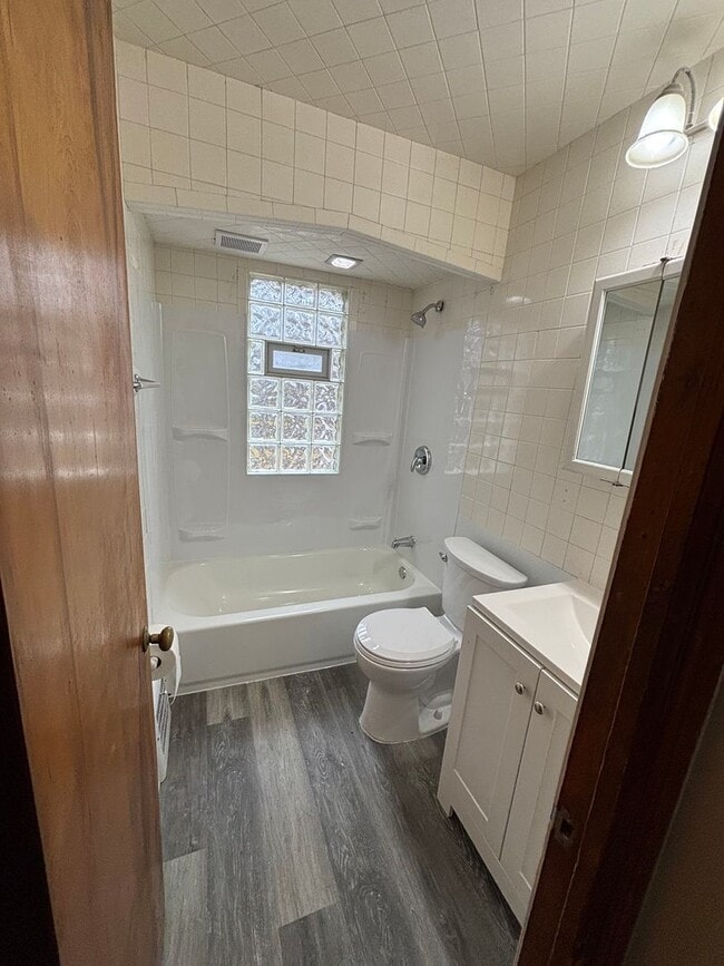 Building Photo - Newly Renovated 3 Bedroom Home – Section 8...