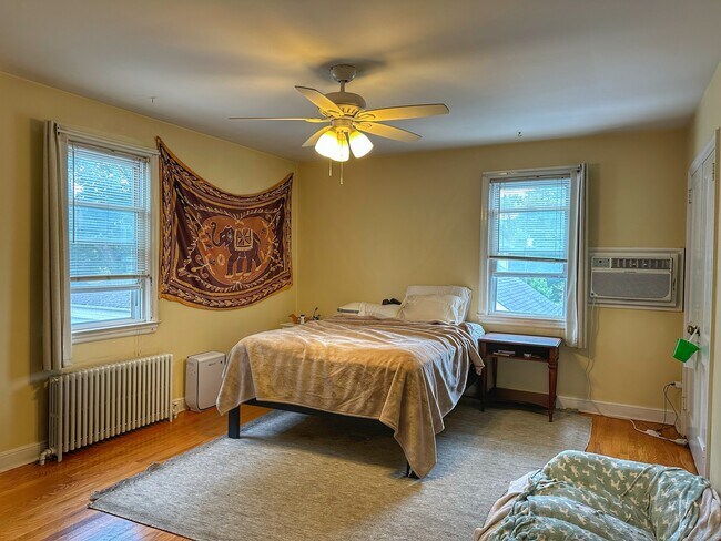 Building Photo - 181 Fox St