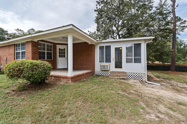 Building Photo - 1856 S Barton Dr