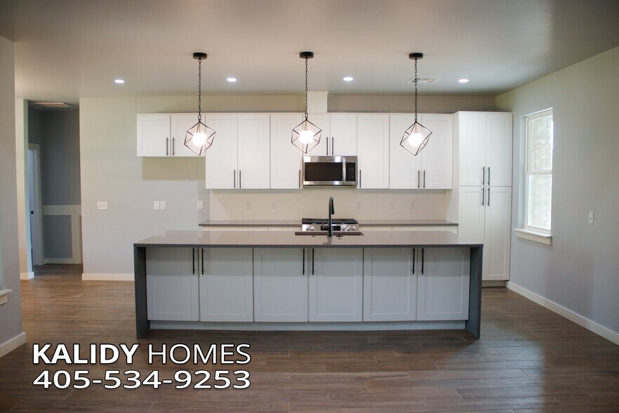 Building Photo - 1716 Kalidy Dr
