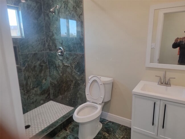 Building Photo - 2250 Rd 5732