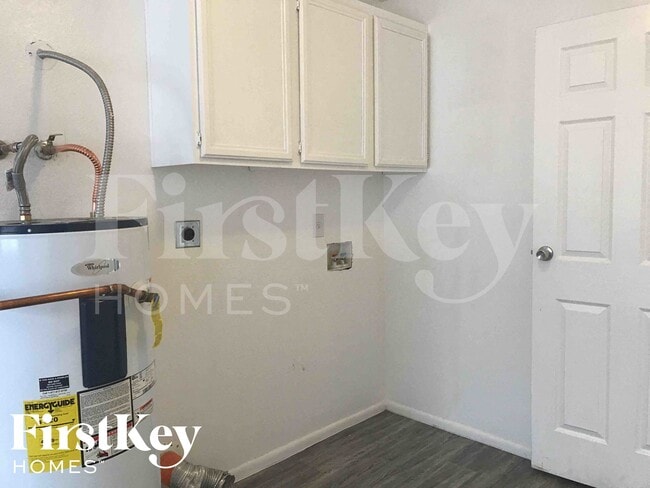 Building Photo - 1444 N Ananea