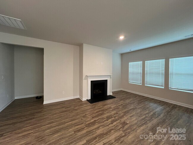 Building Photo - 12516 Stoneybrook Station Pkwy