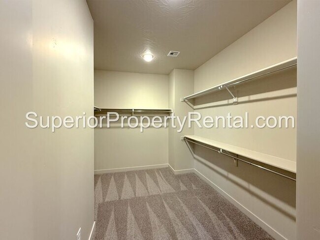 Building Photo - New 3 bed, 2.5 bath with 2 car garage home