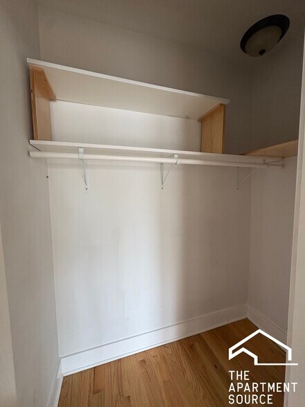 Building Photo - 1154 N Dearborn St