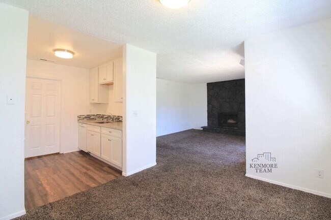 Building Photo - 6809 W Kennewick Ave