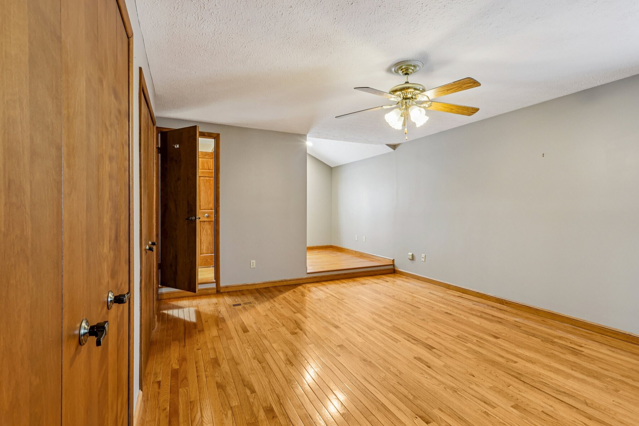 Building Photo - 6235 Sunnywood Dr