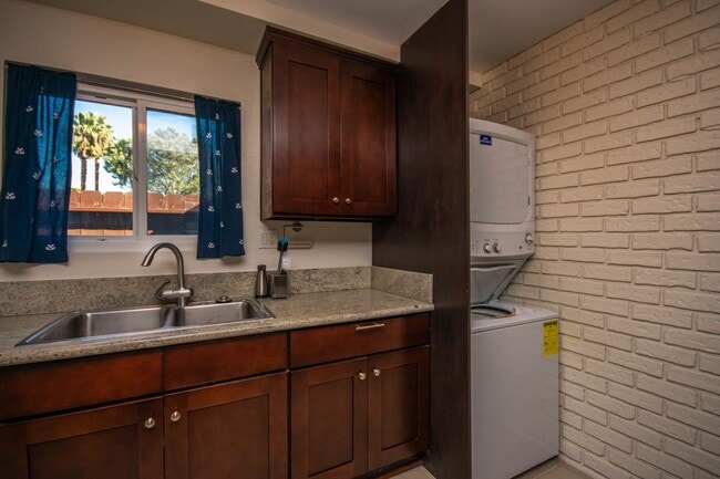 Building Photo - Cozy 2BD/2BA in Carlsbad Village